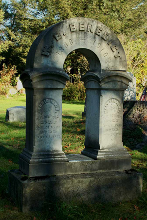 W. B. Benedict gravestone