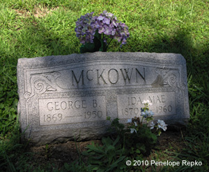 George B and Ida Mae McKown tombstone
