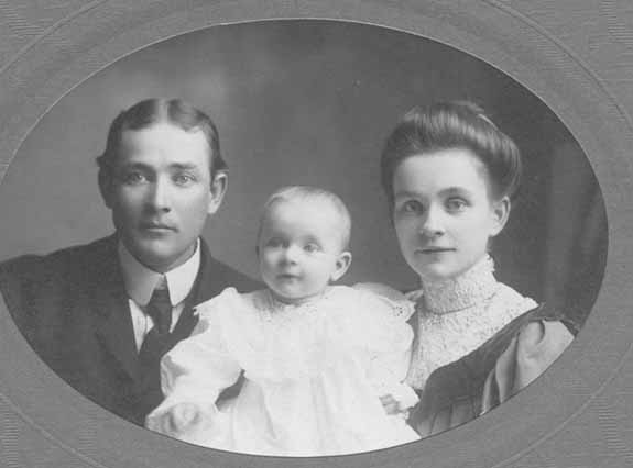 Unknown lovely young Family (a Sharp or a Stewart)