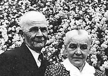 Enlarged Photo Abt 1940 Charles and Lucinda Newman Webeck